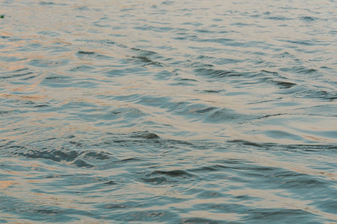 água no mar para representar as inconsistências de uma vida constante