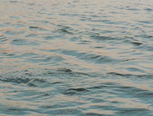 água no mar para representar as inconsistências de uma vida constante
